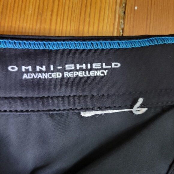 Women's Omni-shield advanced repellency Black hiking shorts Gray trim Size 14/46 - Picture 6 of 9